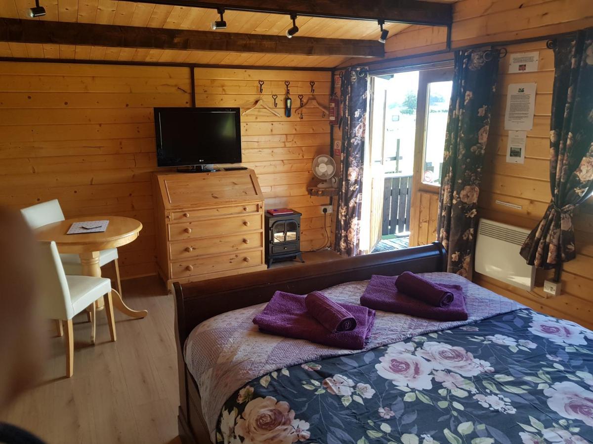 Country Bumpkin - Romantic Couples Stay In Oakhill Cabin Exterior photo