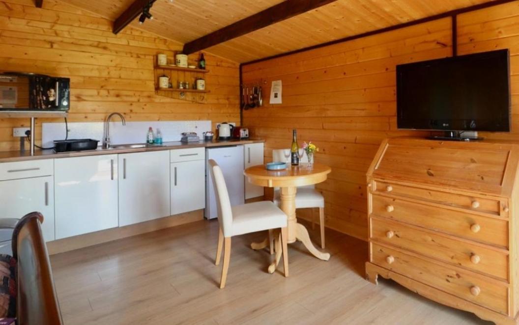Country Bumpkin - Romantic Couples Stay In Oakhill Cabin Exterior photo