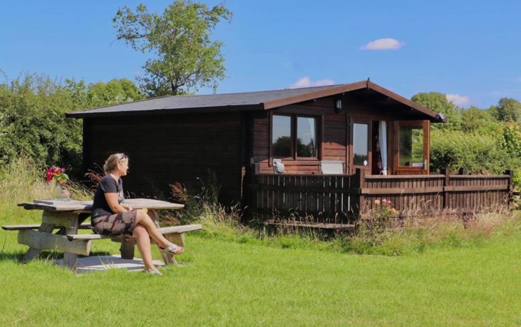 Country Bumpkin - Romantic Couples Stay In Oakhill Cabin Exterior photo